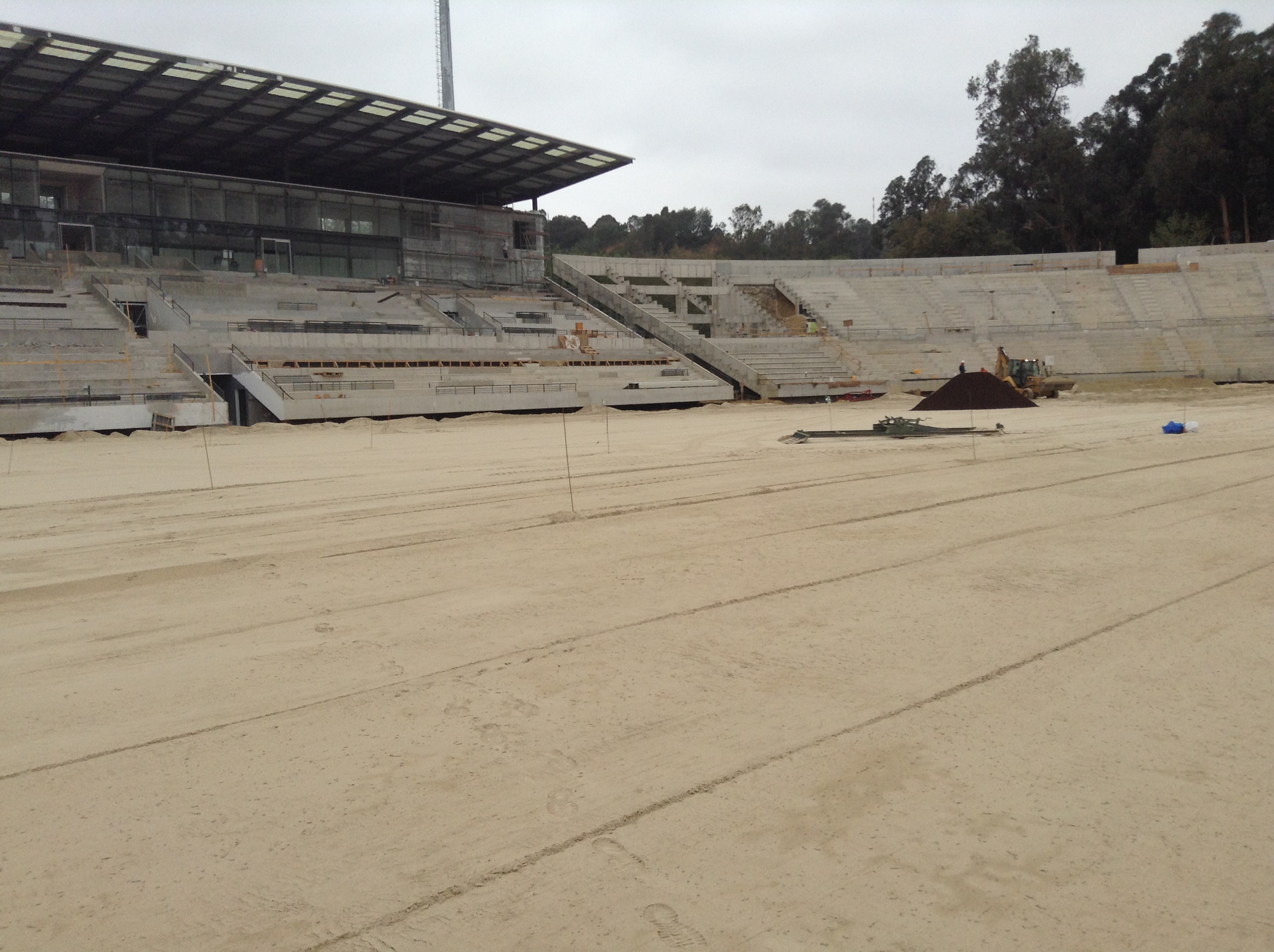 Inspección y control de obra en campo deportivo